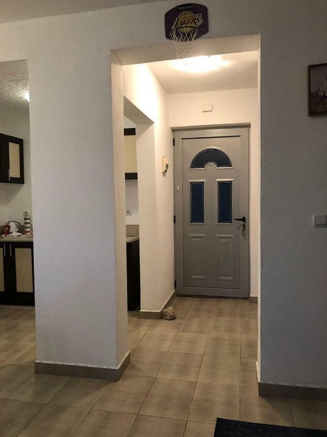 Apartman Ail 2 Ulcinj Exterior photo