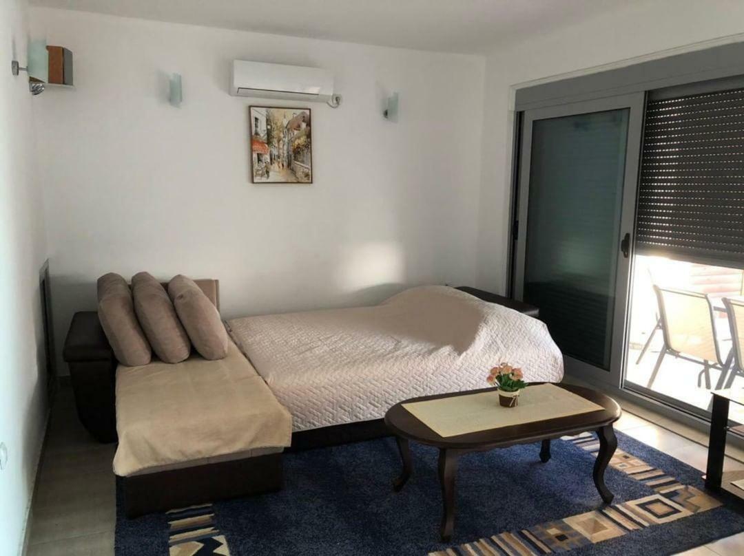 Apartman Ail 2 Ulcinj Exterior photo